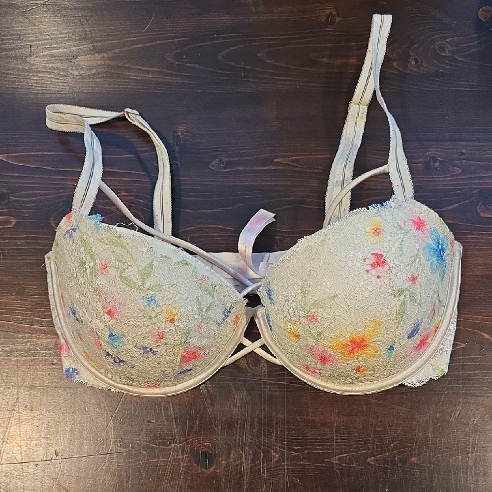 FLAWED! Victoria's Secret Floral Lace Push-Up Bra Maximum Lift 34DD